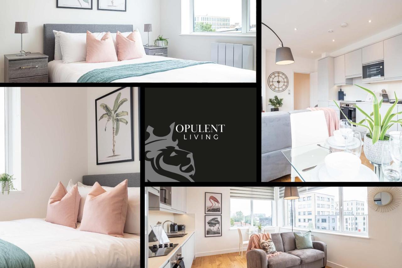 Luxe & Stylish 1 & 2 Bed Flats Near Heathrow, Legoland, & Windsor สลาว ภายนอก รูปภาพ
