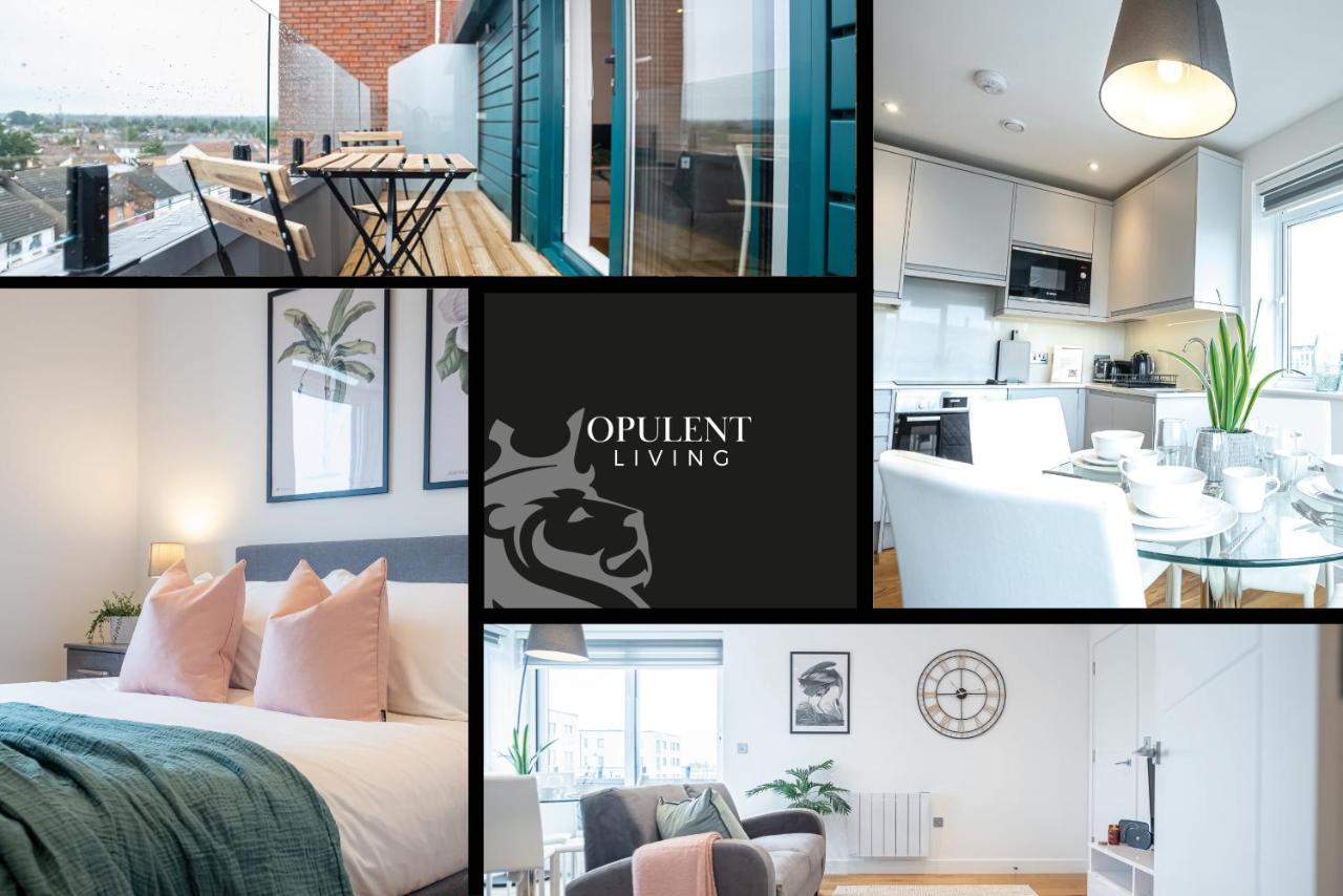 Luxe & Stylish 1 & 2 Bed Flats Near Heathrow, Legoland, & Windsor สลาว ภายนอก รูปภาพ